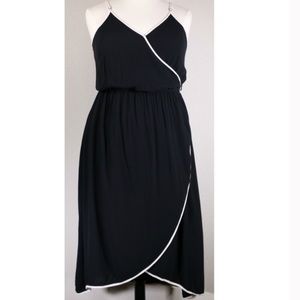 Who What Wear black white trim wrap style dress xl